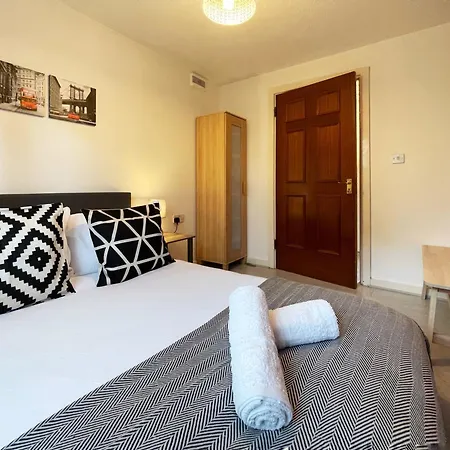 Rebecca Place At Whitechapel - 2 Double Beds, 1 Sofa Bed, Max 5 People